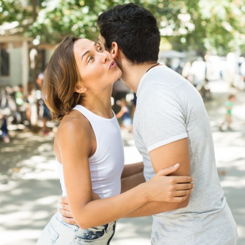 Beso en la mejilla